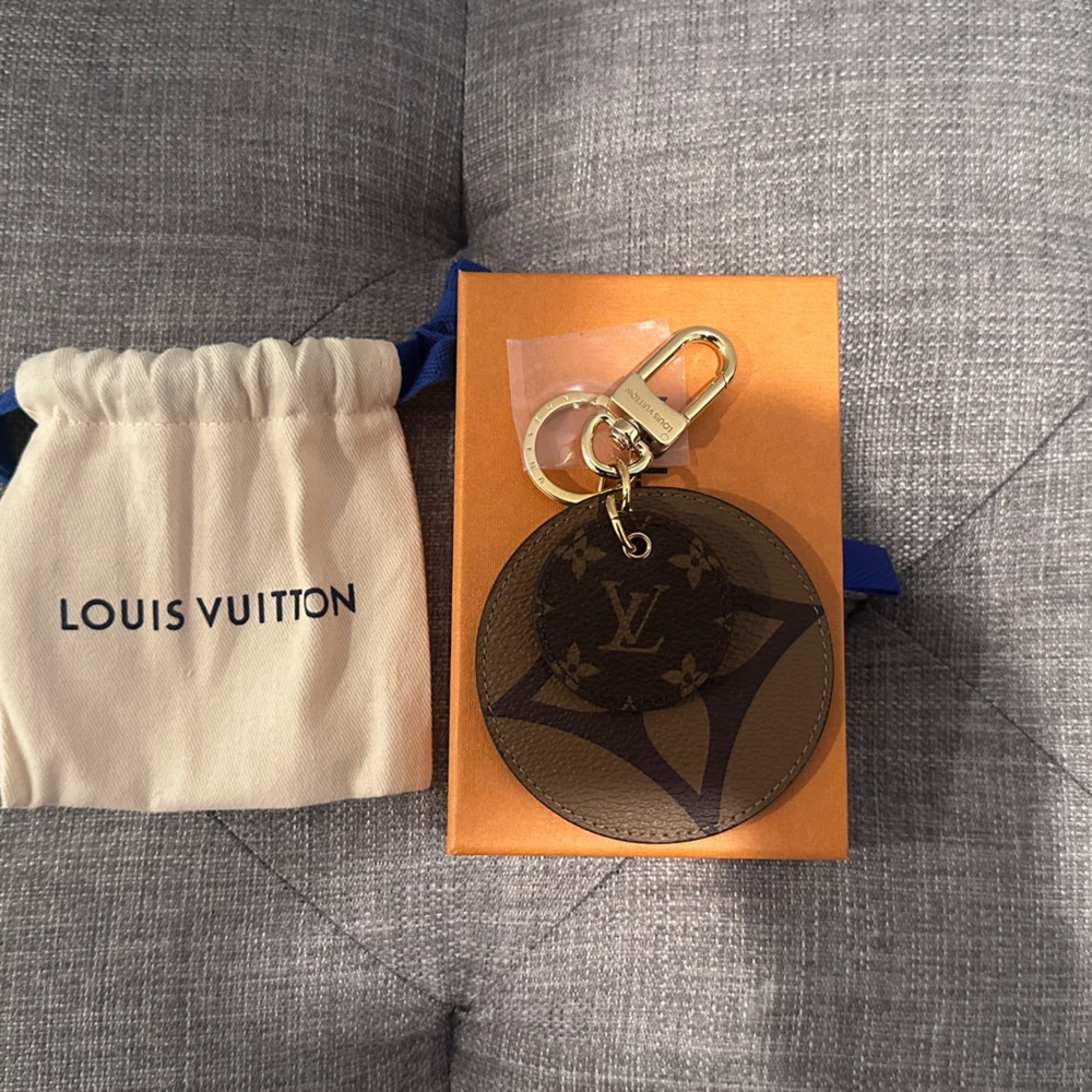 Brand New Full Set LV bag charm in reverse monogram
